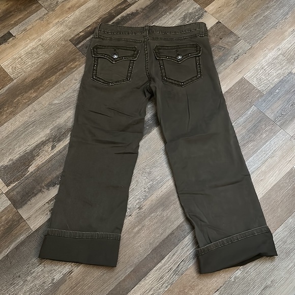 Capris - Picture 3 of 5